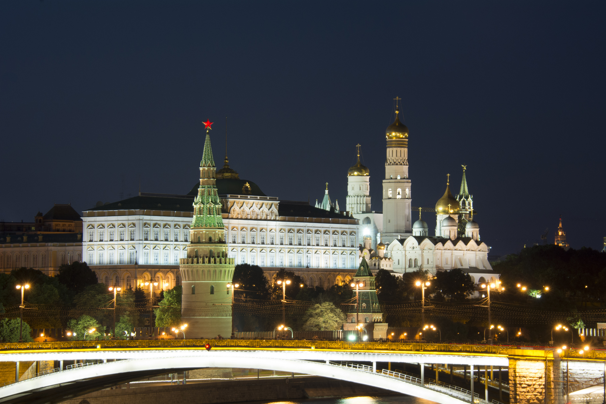 Ночной кремль без смс