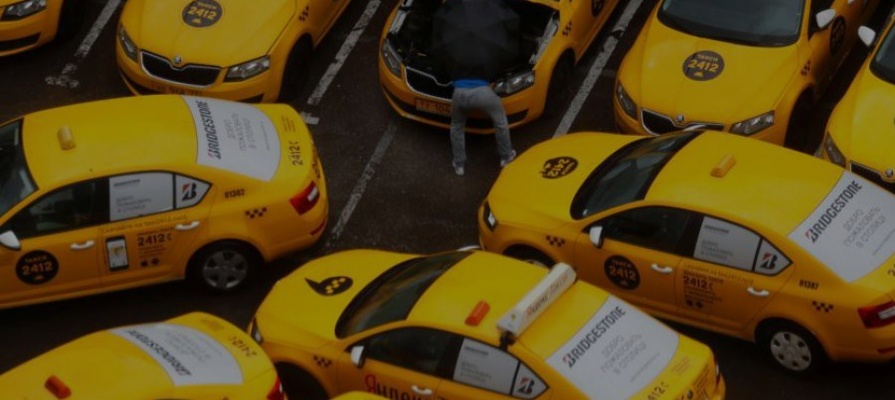 «Яндекс.Такси» и «Ситимобил» выдадут водителям опознавательные фонари и «шашечки»